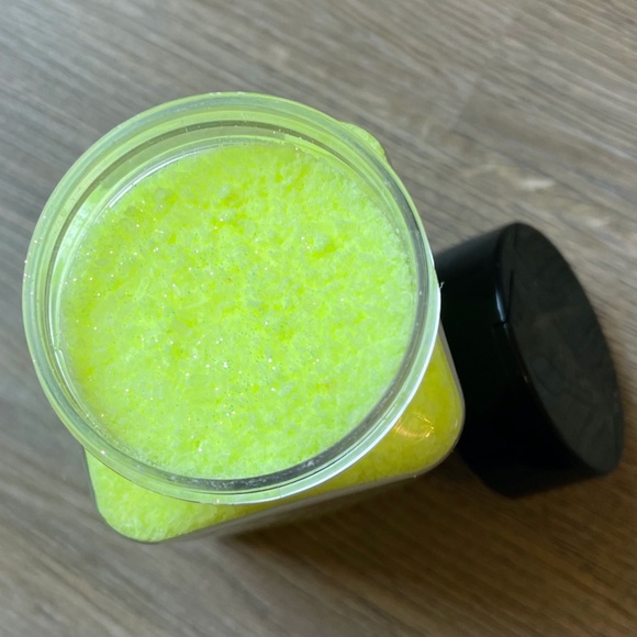 Fools Gold Bubbling Bath Salts - Picture 1 of 4